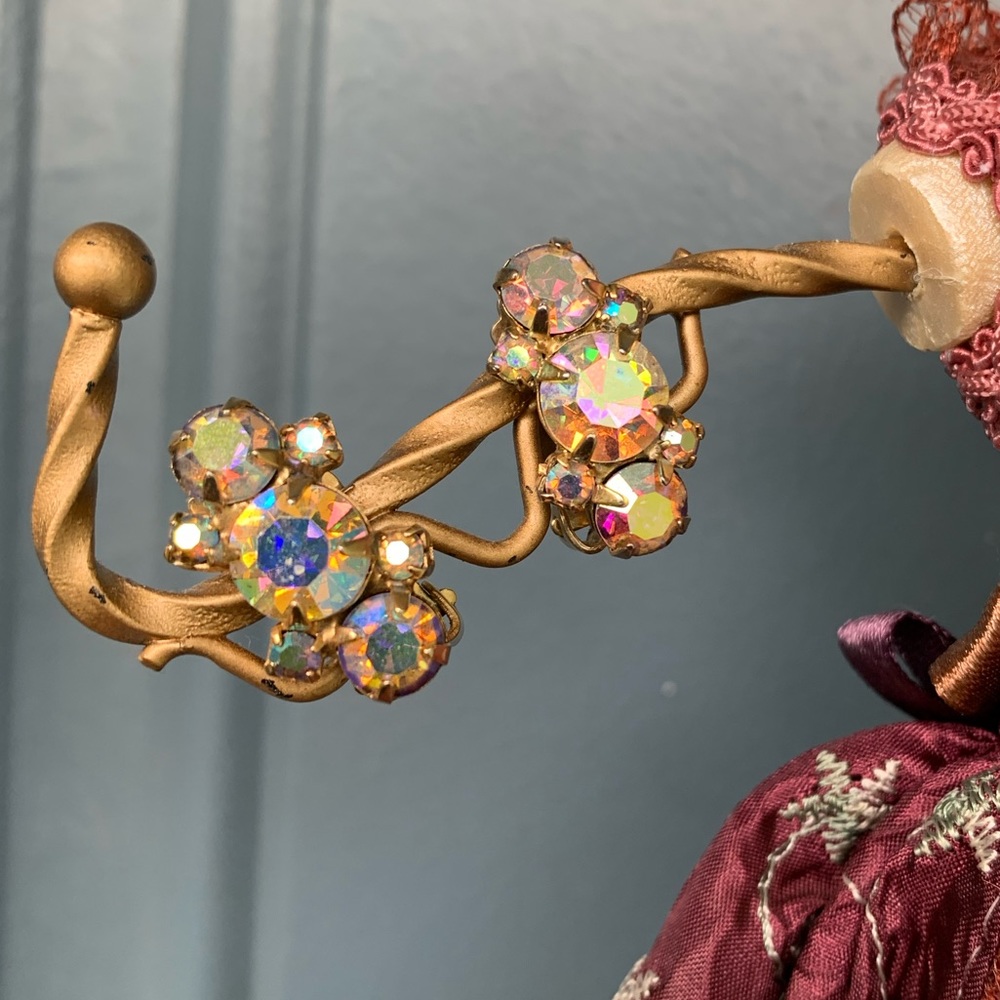 Vintage Pink Rhinestone Goldtone Clip On Earrings Homecoming Prom Bridal Party - Picture 5 of 7